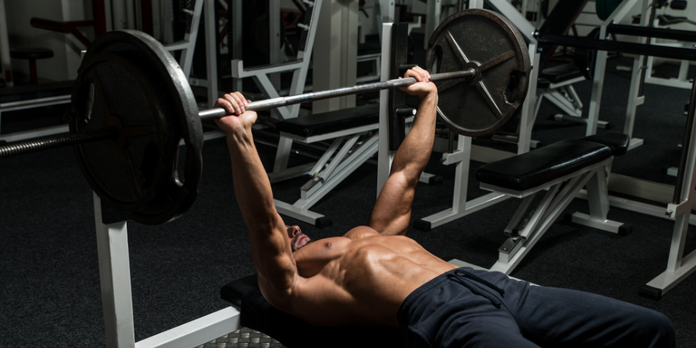 胸型鬆垮沒線條？5 個上胸訓練技巧打造鎖骨上緣立體胸肌！