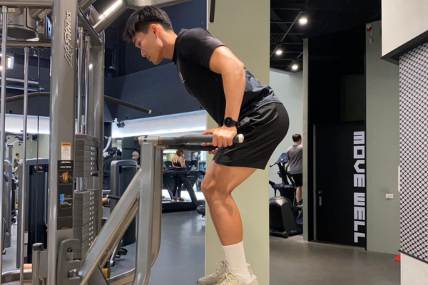 下斜推與雙槓撐體:下胸訓練的經典動作