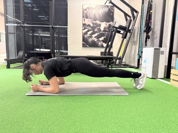 核心運動推薦 TOP 7 動作，從平板撐到 Russian Twist 全面強化